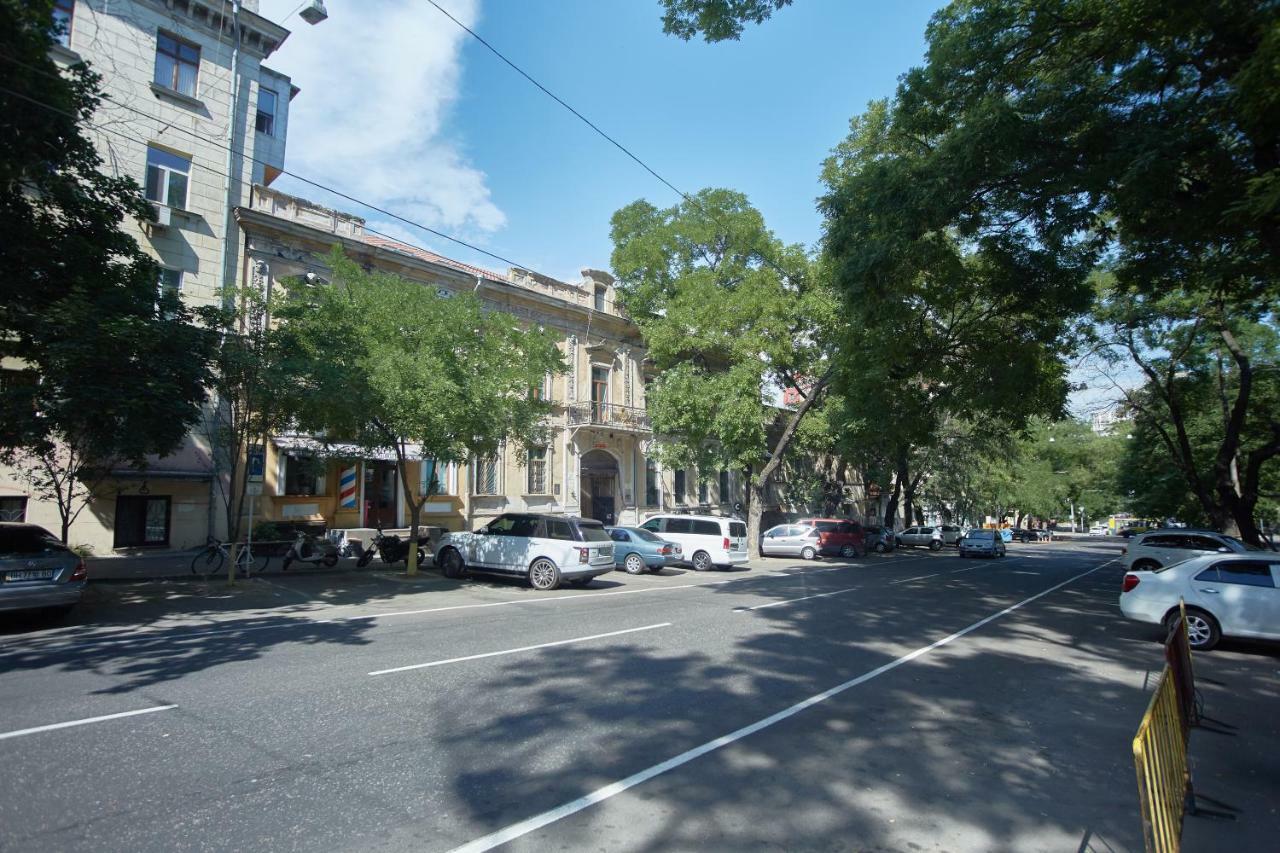 Luxury Apartment In The Heart Odesa Exterior photo